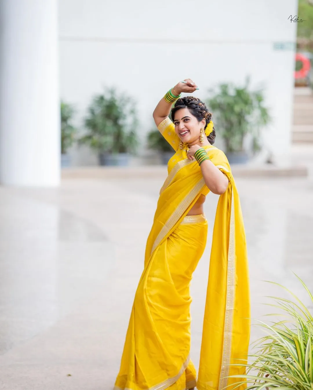 TOLLYWOOD ACTRESS SRAVANTHI CHOKARAPU IMAGES IN YELLOW SAREE BLOUSE 2